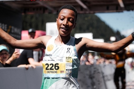 JOYLINE CHEPNGENO GANADORA DE LA MARATON DU MONT BLANC 